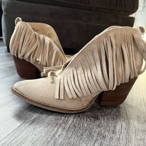 Coconuts by Matisse Fringe Booties size 7.5
